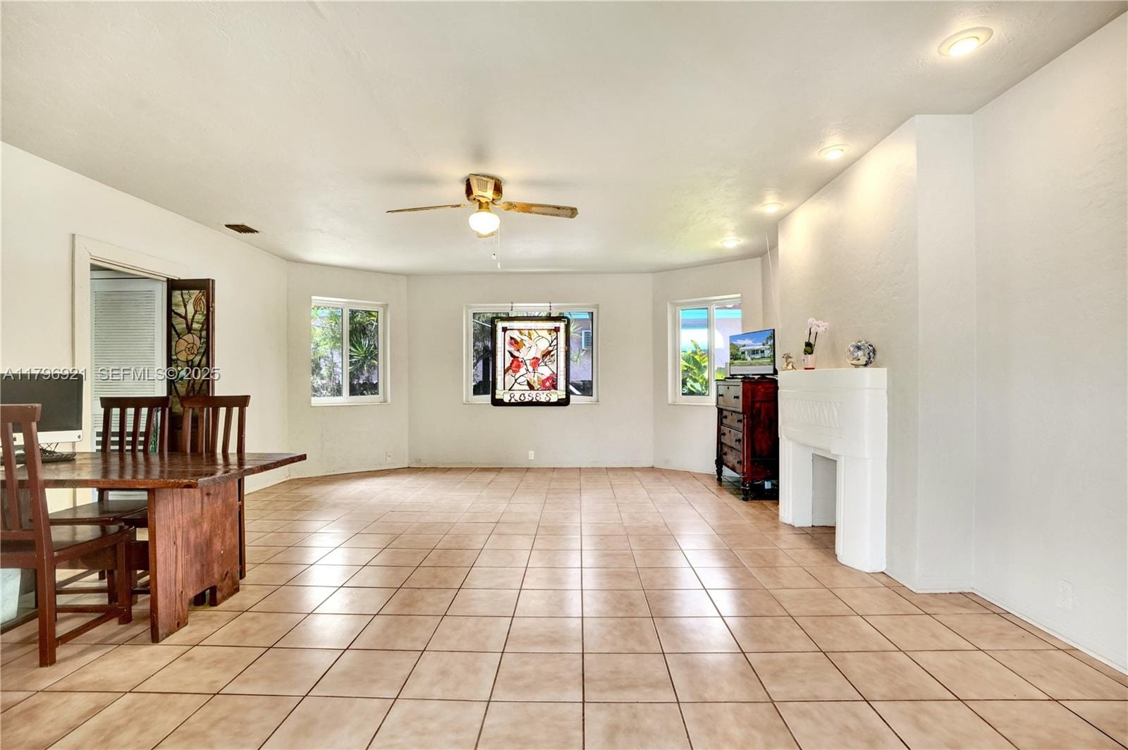 326 S 14th Avenue — photo 5