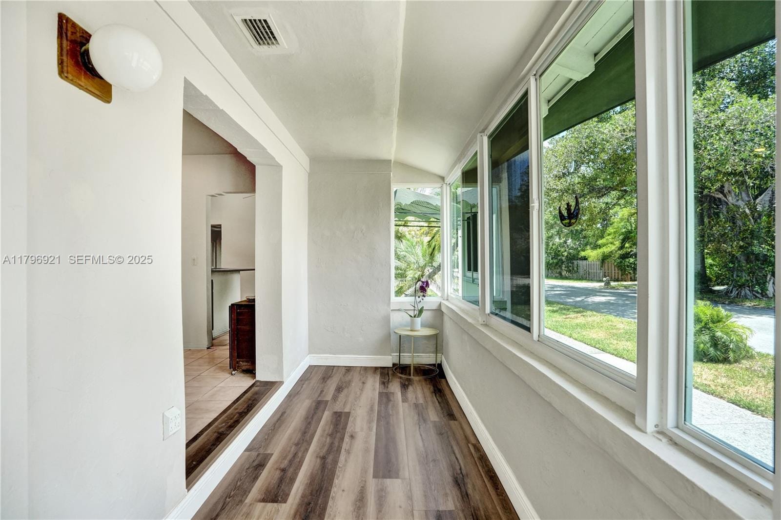 326 S 14th Avenue — photo 7