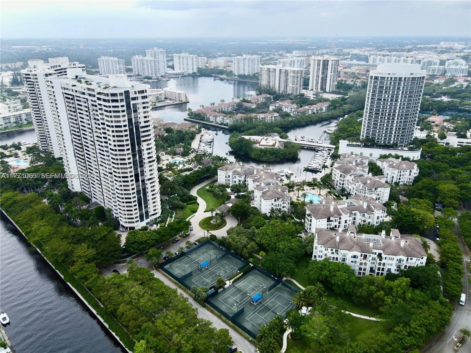 2000 Island Boulevard 3009, Aventura, FL 33160 photo 21