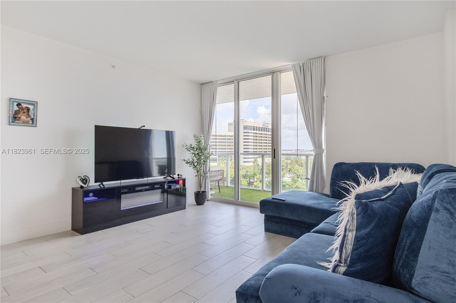 5085 NW 7th Street 802, Miami, FL 33126 photo 4