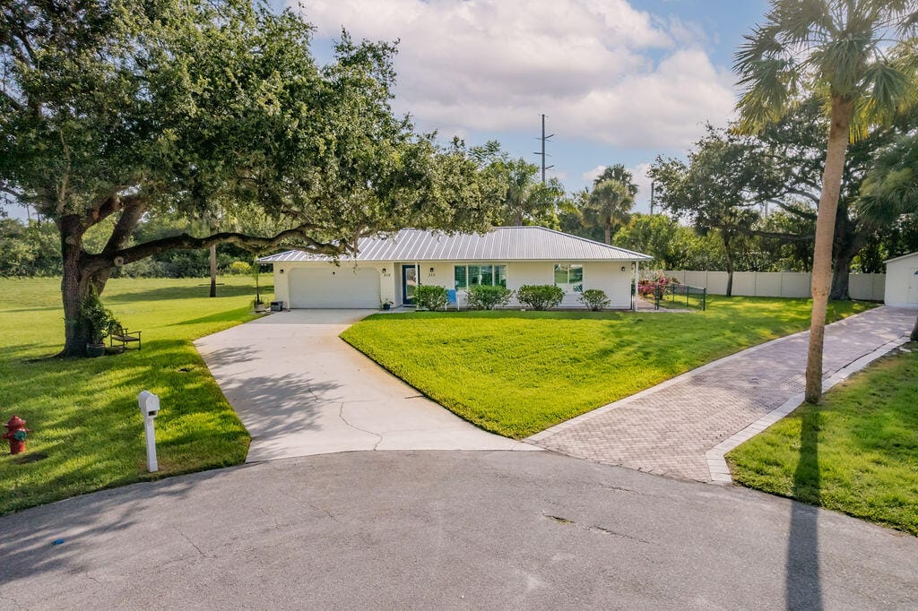310 28th Court SW — photo 2
