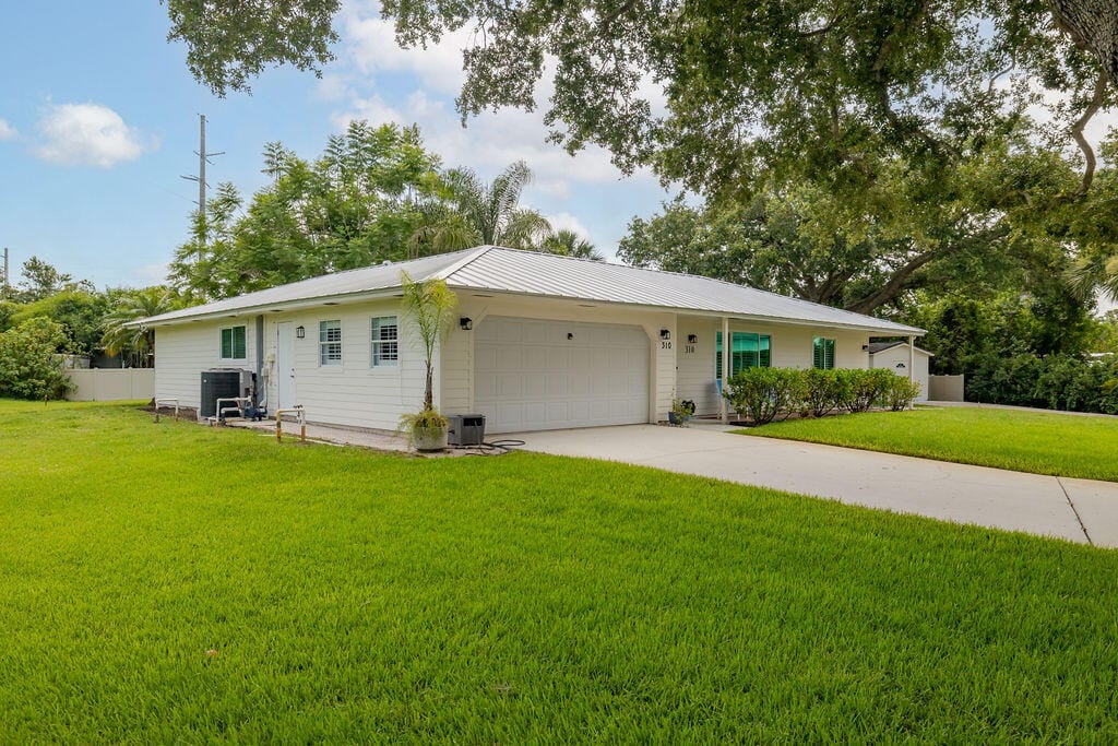 310 28th Court SW — photo 8