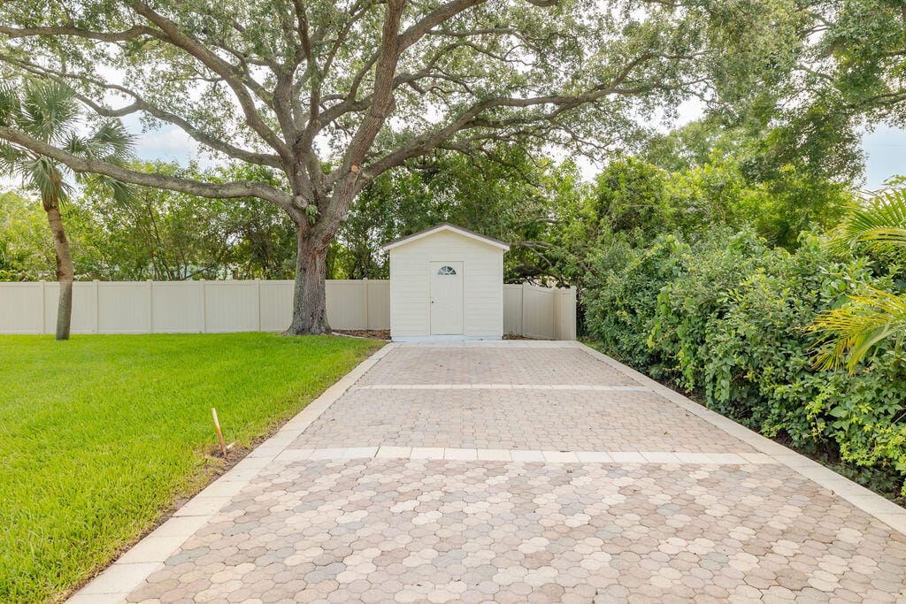 310 28th Court SW — photo 9