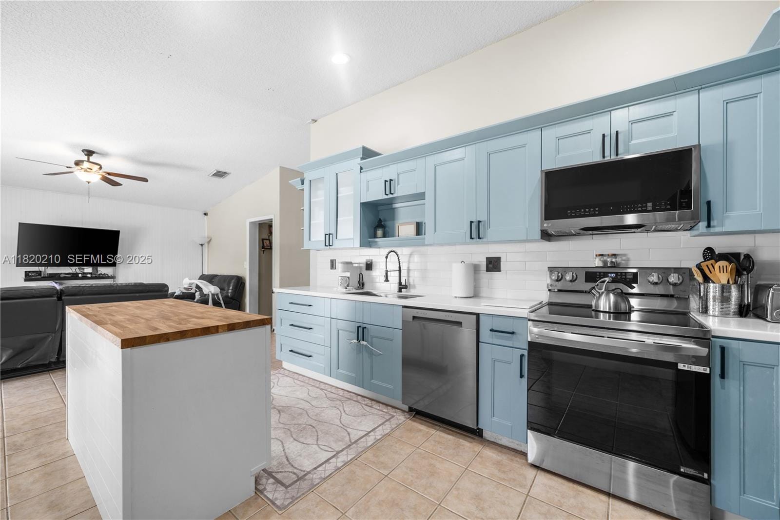 14848 SW 181st Terrace, Miami, FL 33187 photo 2