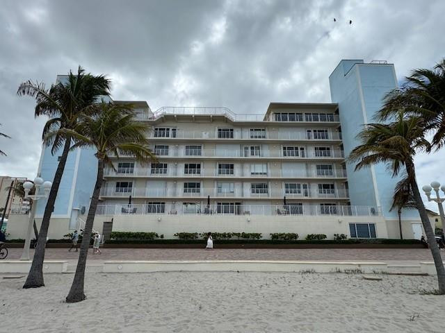 300 Oregon Street 401, Hollywood, FL 33019, Hollywood