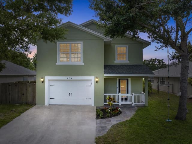 725 61st Avenue, sold in Pine Tree Park Unit No 4, Vero Beach, FL
