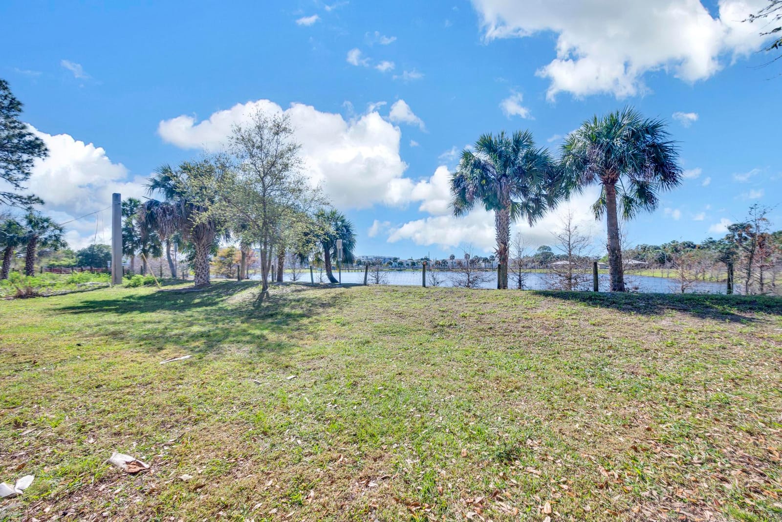 360 SE Rogers Court, Stuart, FL 34994 photo 4