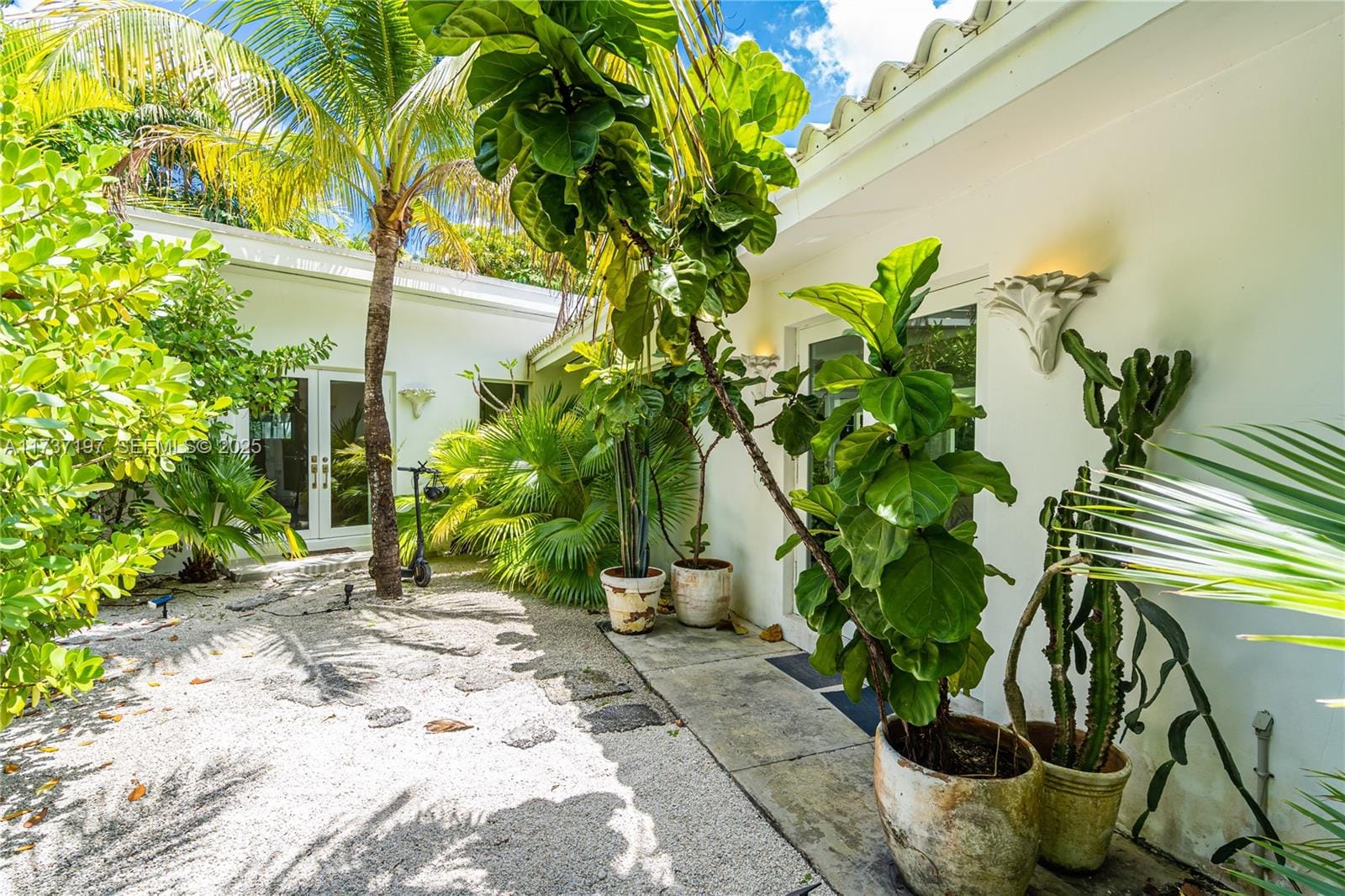 385 Harbor Court, Key Biscayne, FL 33149 photo 9