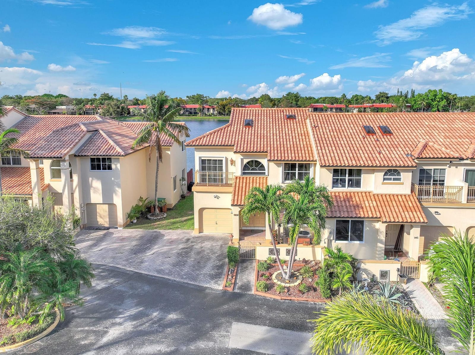 745 NE 195th Street, Miami, FL 33179 photo 2