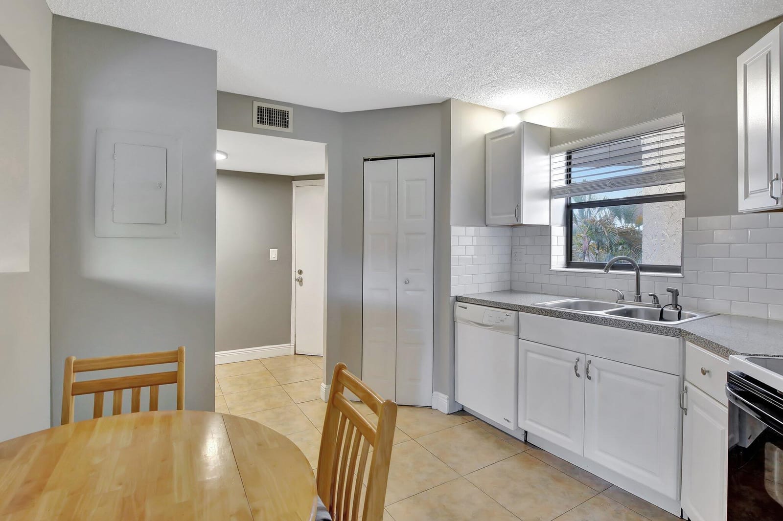 6855 W Broward Boulevard 406 — photo 9