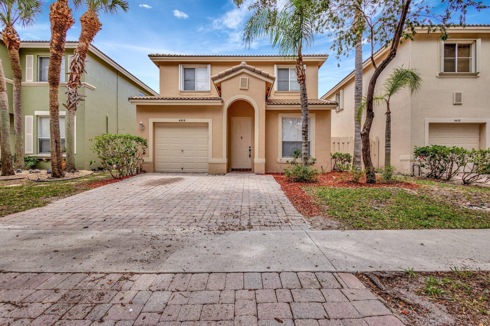 4414 Lake Lucerne Circle, West Palm Beach, FL 33409