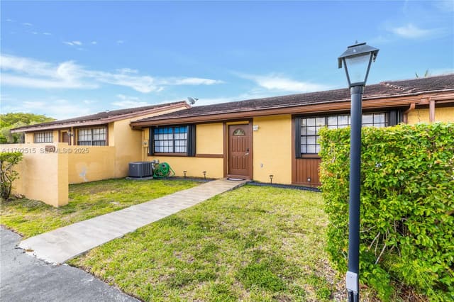 14712 SW 84th Terrace, Miami, FL 33193