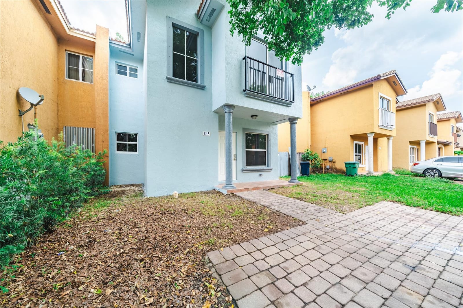 845 SW 6th Court — photo 2