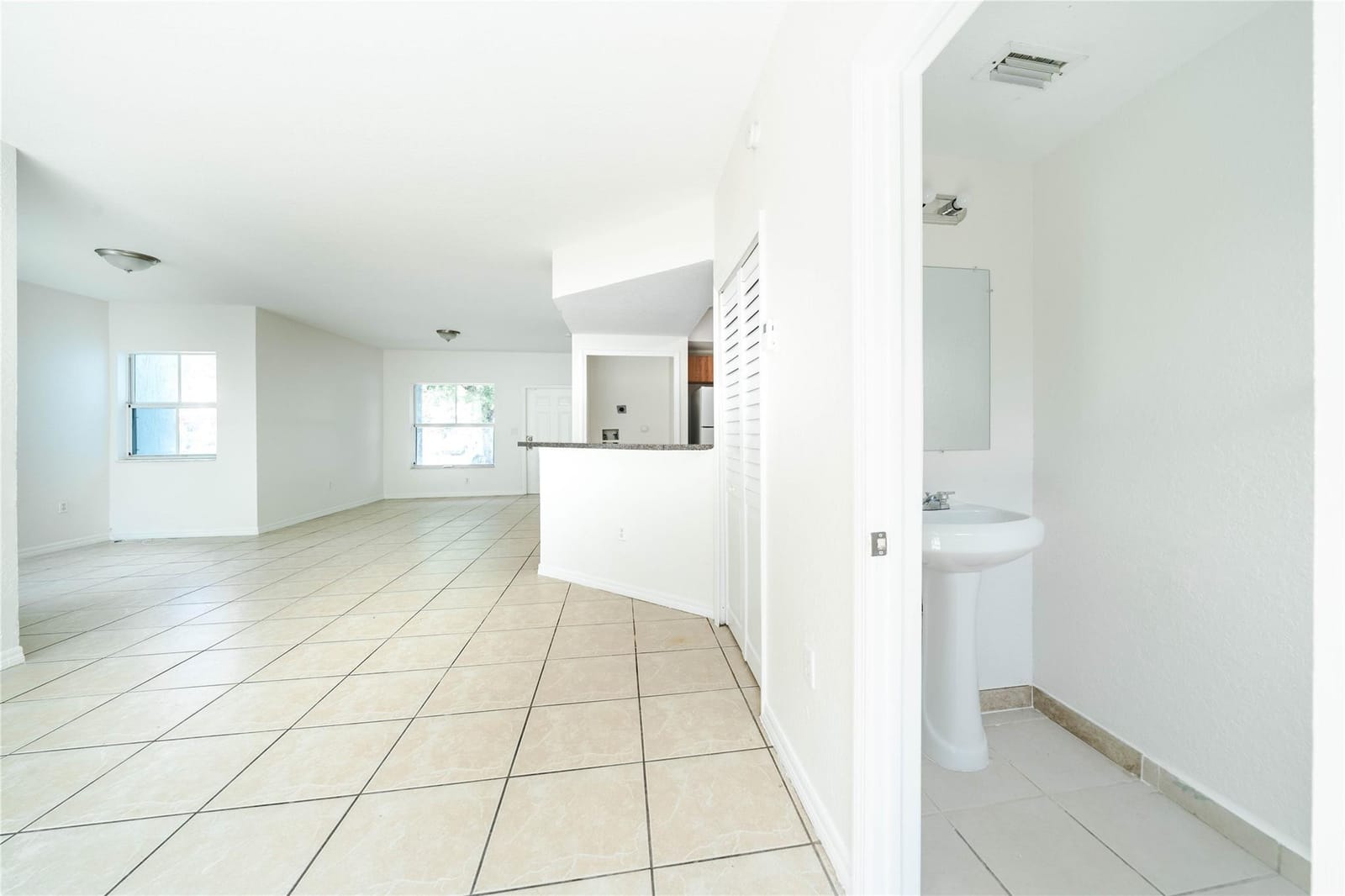 845 SW 6th Court — photo 9