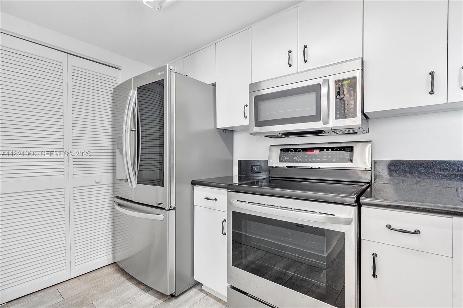 650 W Ave 2106 2106, Miami Beach, FL 33139 photo 12