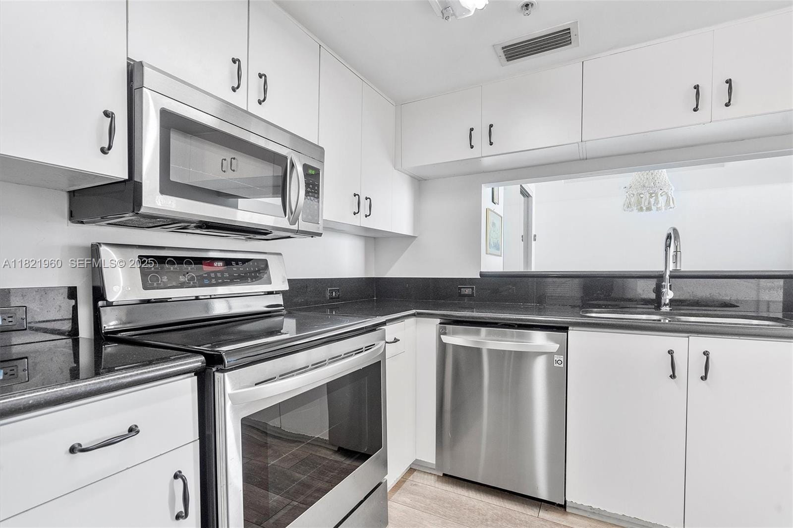 650 W Ave 2106 2106, Miami Beach, FL 33139 photo 13