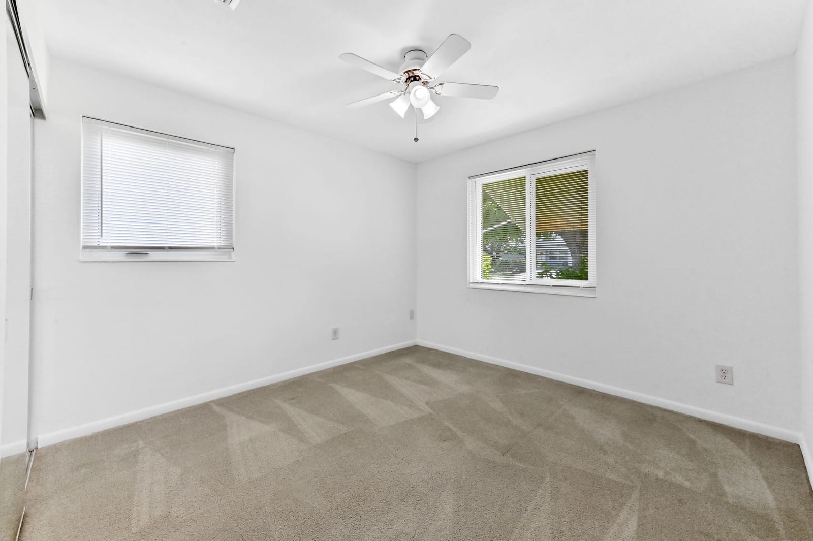 436 Santa Anna Drive, Palm Springs, FL 33461 photo 13