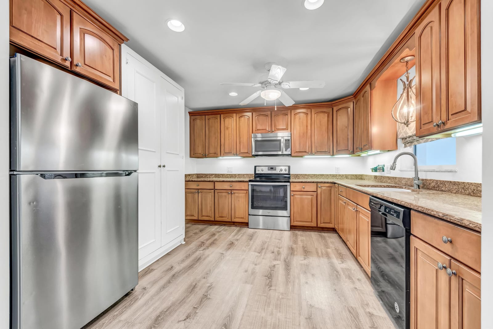715 SE Alamanda Way — photo 11