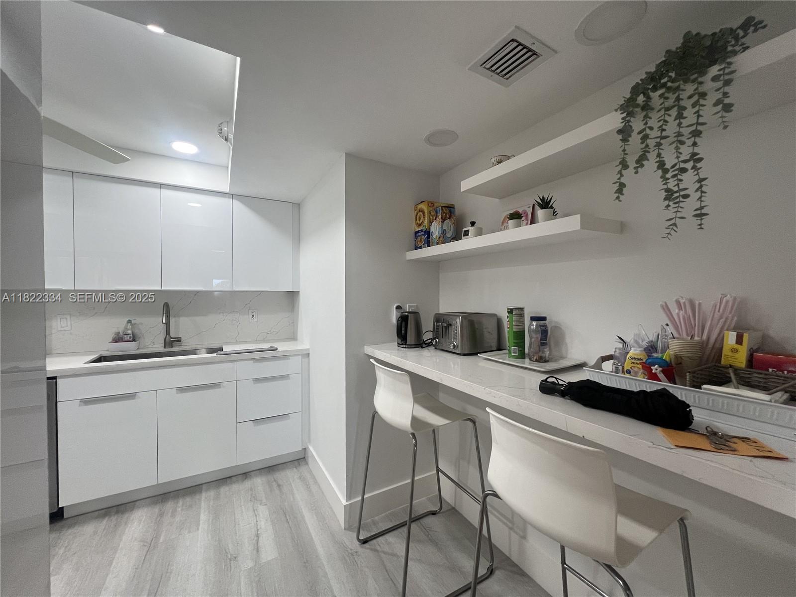 4900 N Ocean Boulevard 212, Lauderdale-By-The-Sea, FL 33308, Lauderdale By The Sea