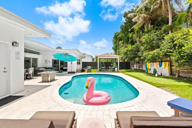 20000 Highland Lakes Boulevard, sold in Highland Lakes Sec 3, Miami, FL