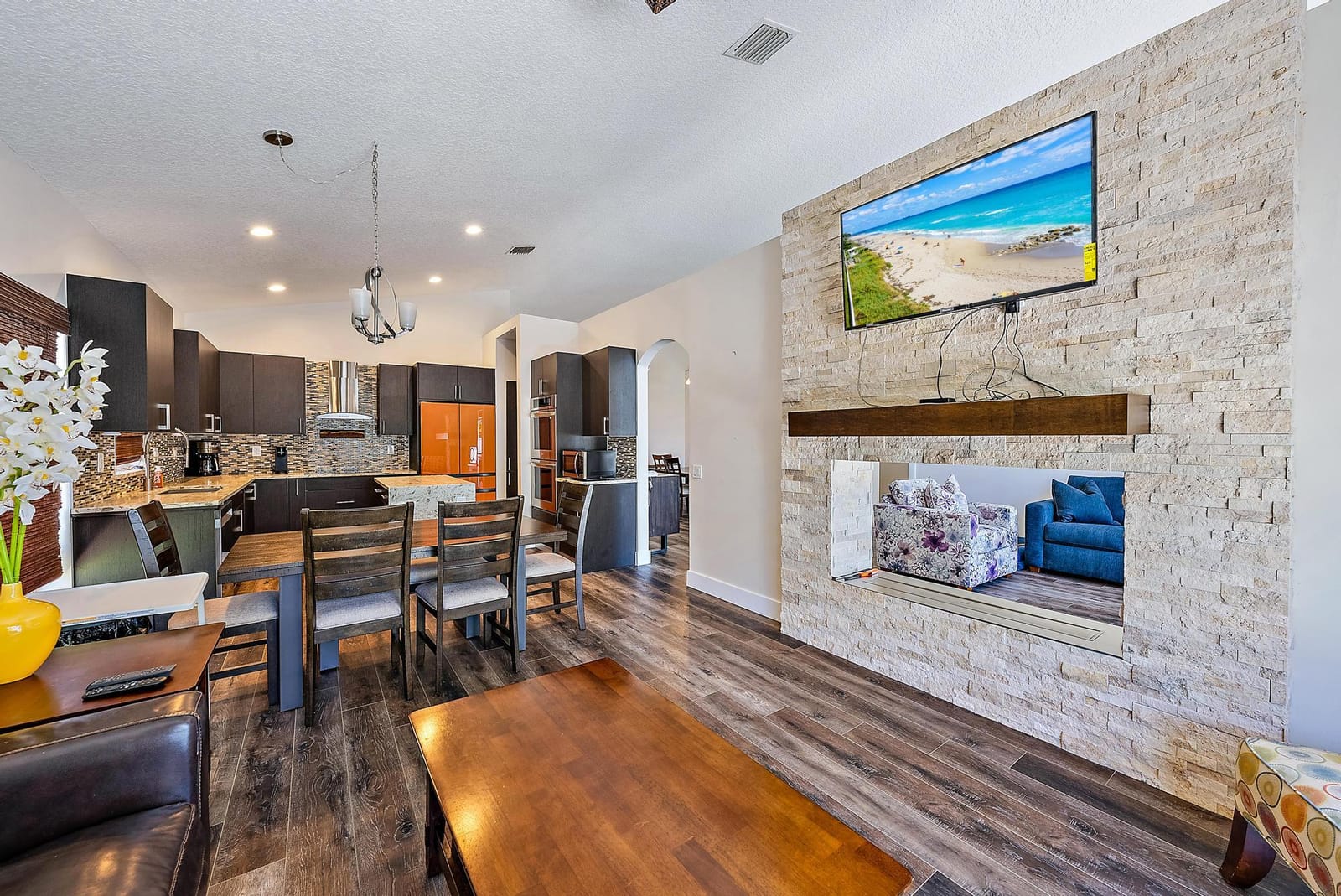 7727 Colony Lake Drive — photo 2