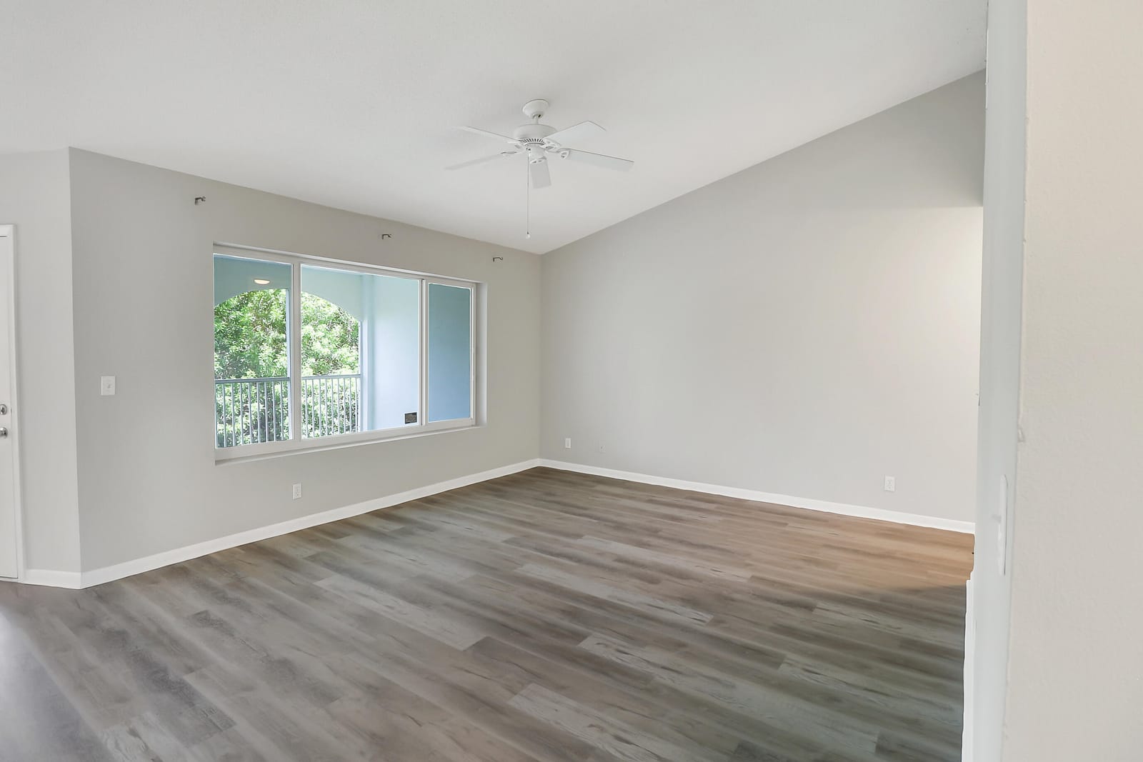815 W Boynton Beach Boulevard 10-202 — photo 4