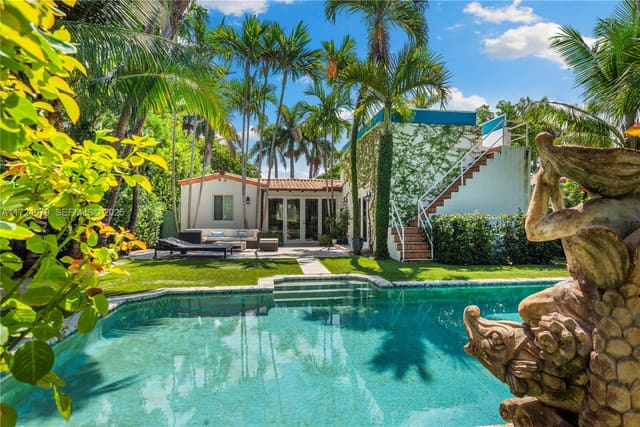 4484 Royal Palm Avenue, Miami Beach, FL 33140