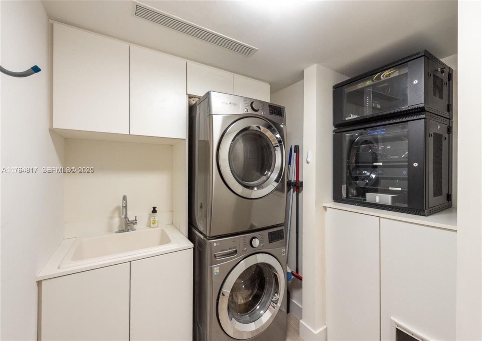 888 Brickell Key Drive 2501, Miami, FL 33131 photo 22