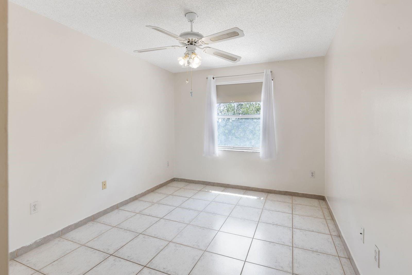 301 NW 151st Avenue, Pembroke Pines, FL 33028 photo 20
