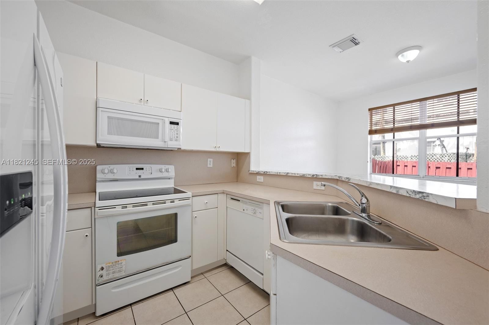 7633 NW 114th Path 7633, Doral, FL 33178 photo 5