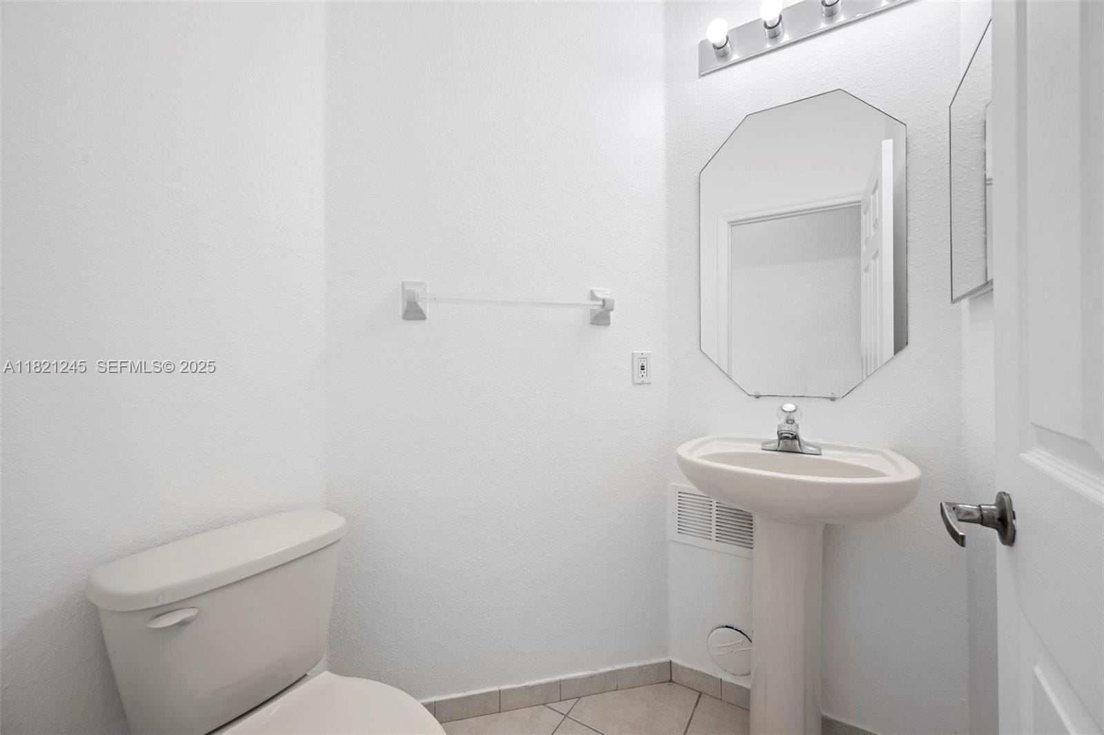 7633 NW 114th Path 7633, Doral, FL 33178 photo 8