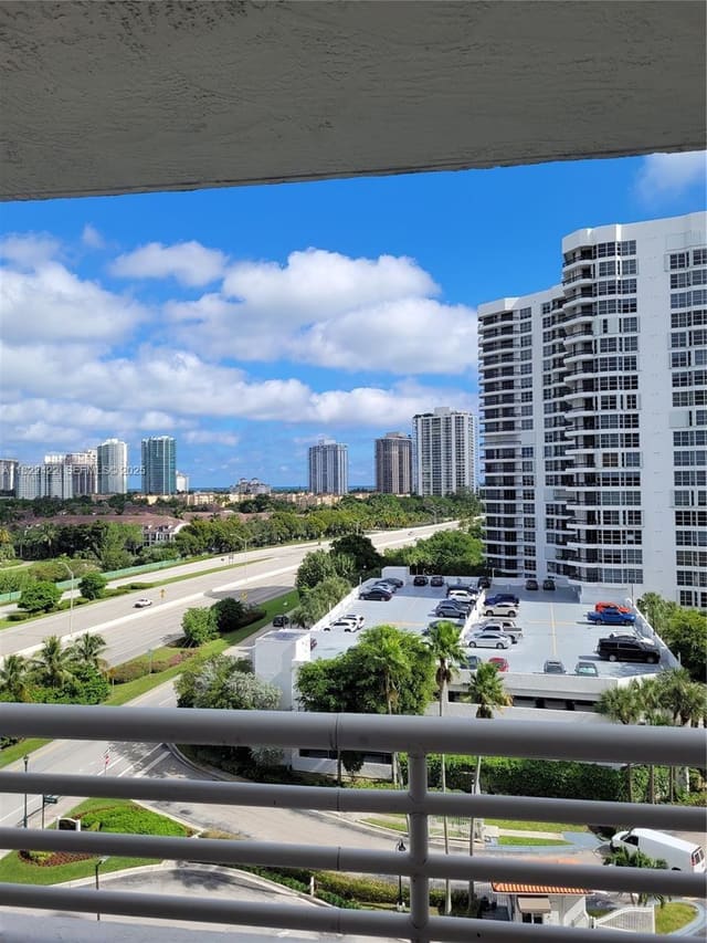 3300 NE 192nd Street 1008, Aventura, FL 33180