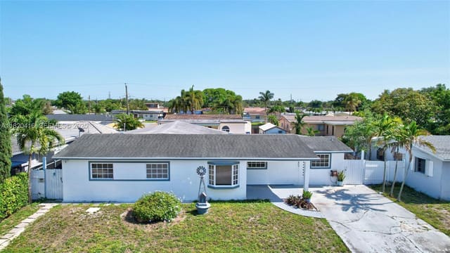 7950 NW 174th Terrace, sold in Palm Springs North Sec C, Hialeah, FL