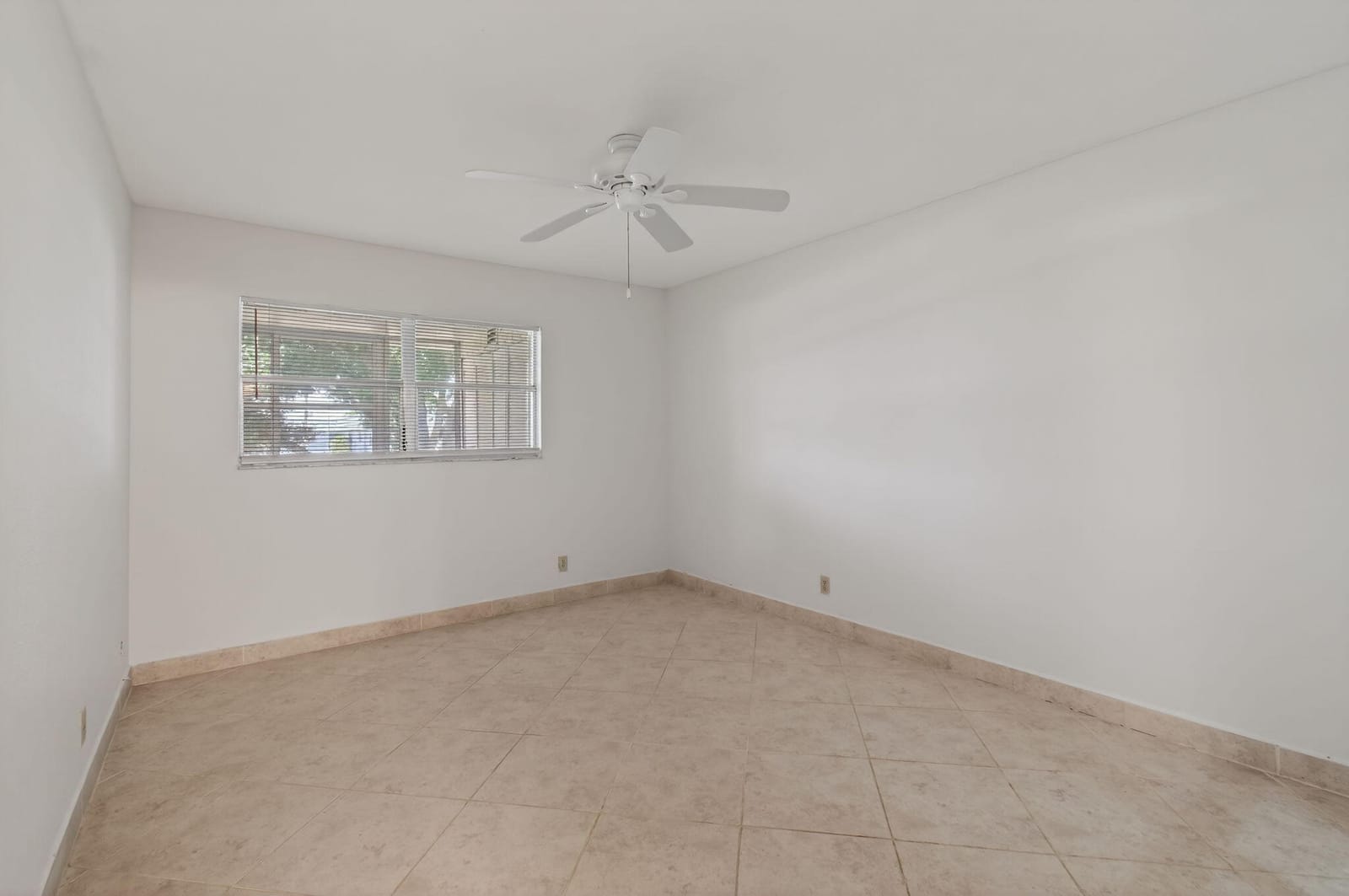 228 Brittany E — photo 11