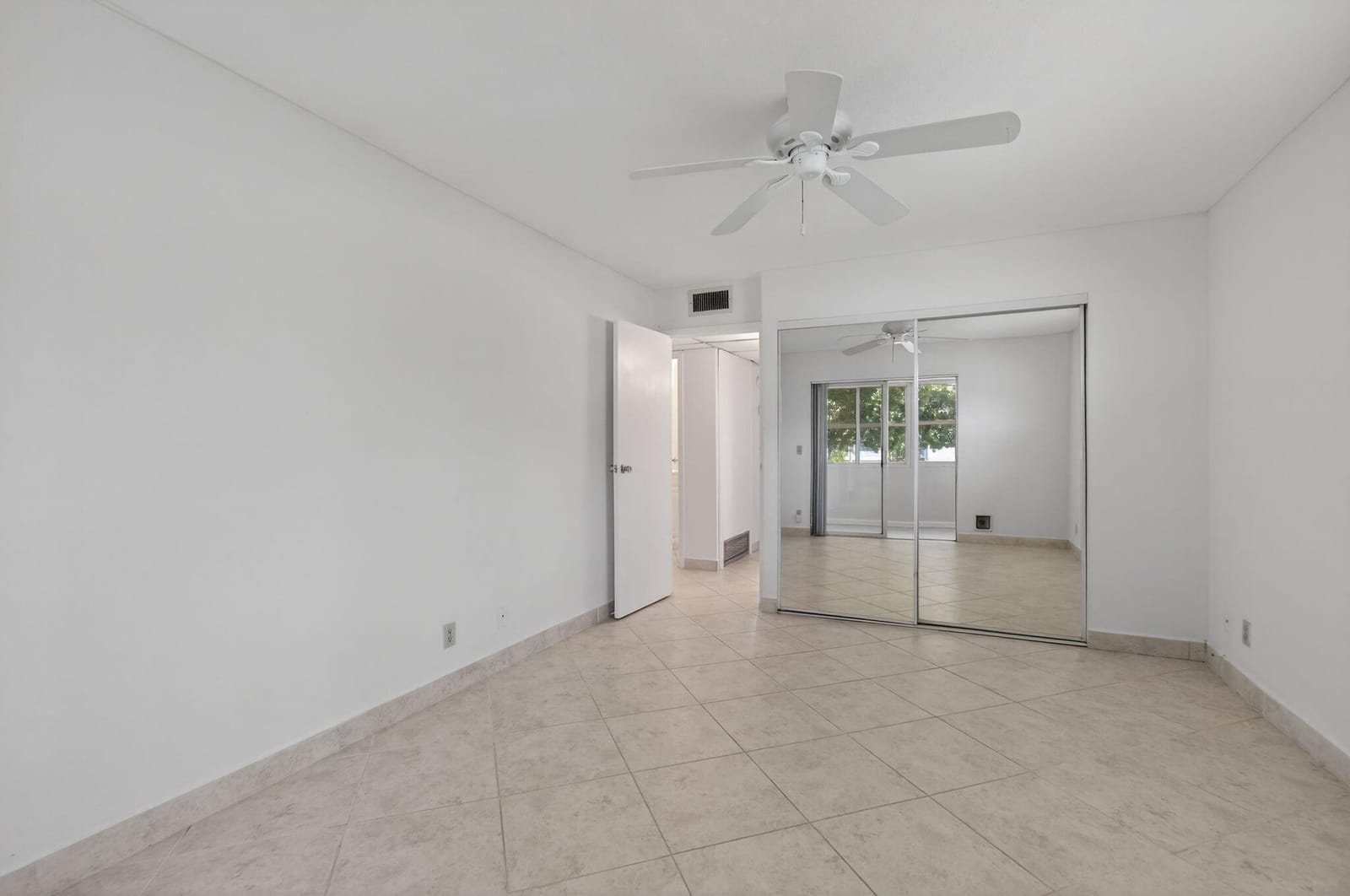 228 Brittany E, Delray Beach, FL 33446 photo 19