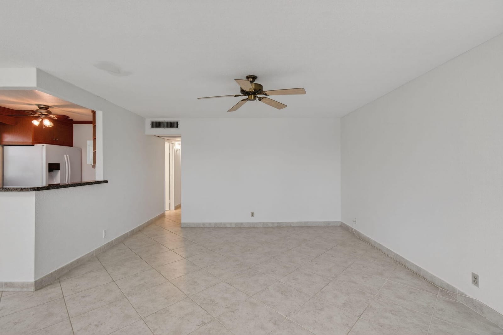 228 Brittany E — photo 6