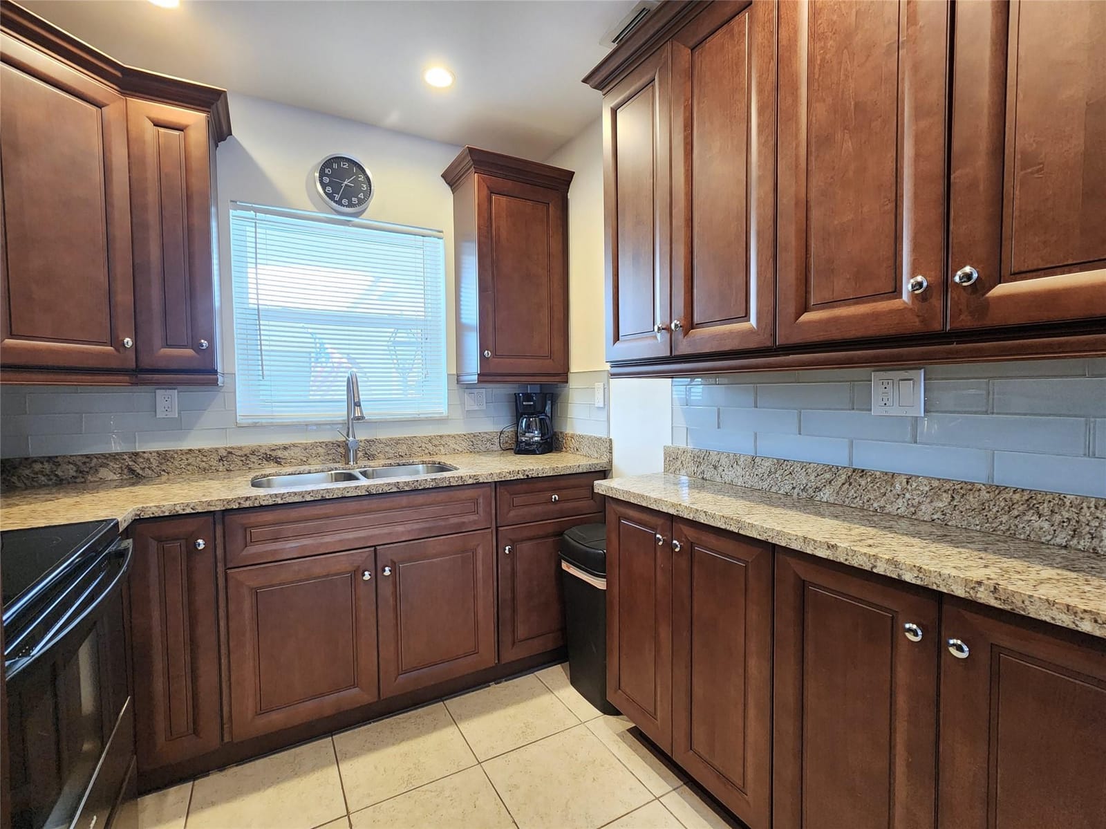 664 SE 20th Avenue 26 — photo 2
