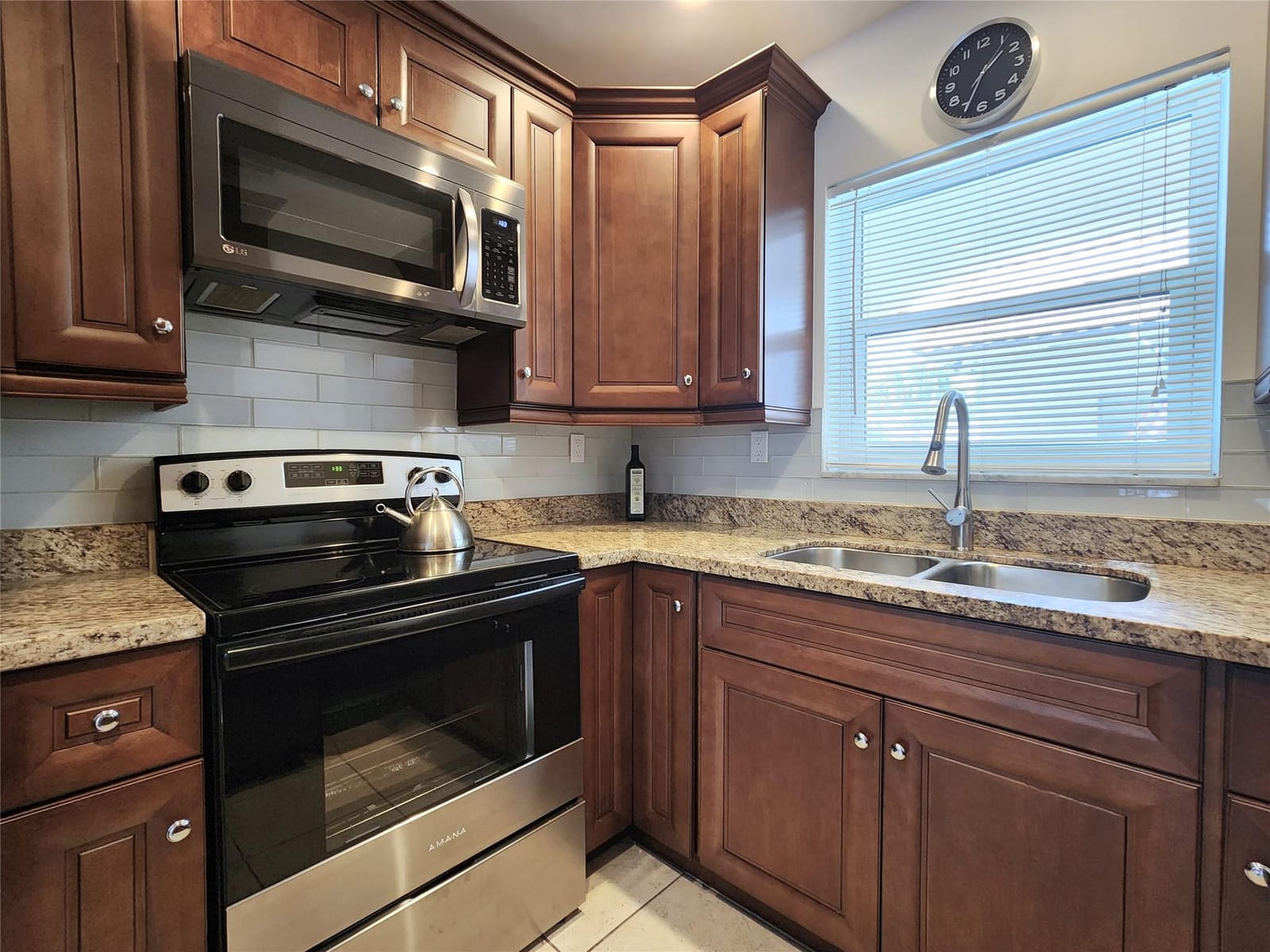 664 SE 20th Avenue 26 — photo 3