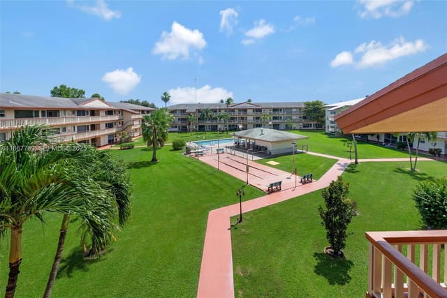 5300 Washington Street C111, Hollywood, FL 33021