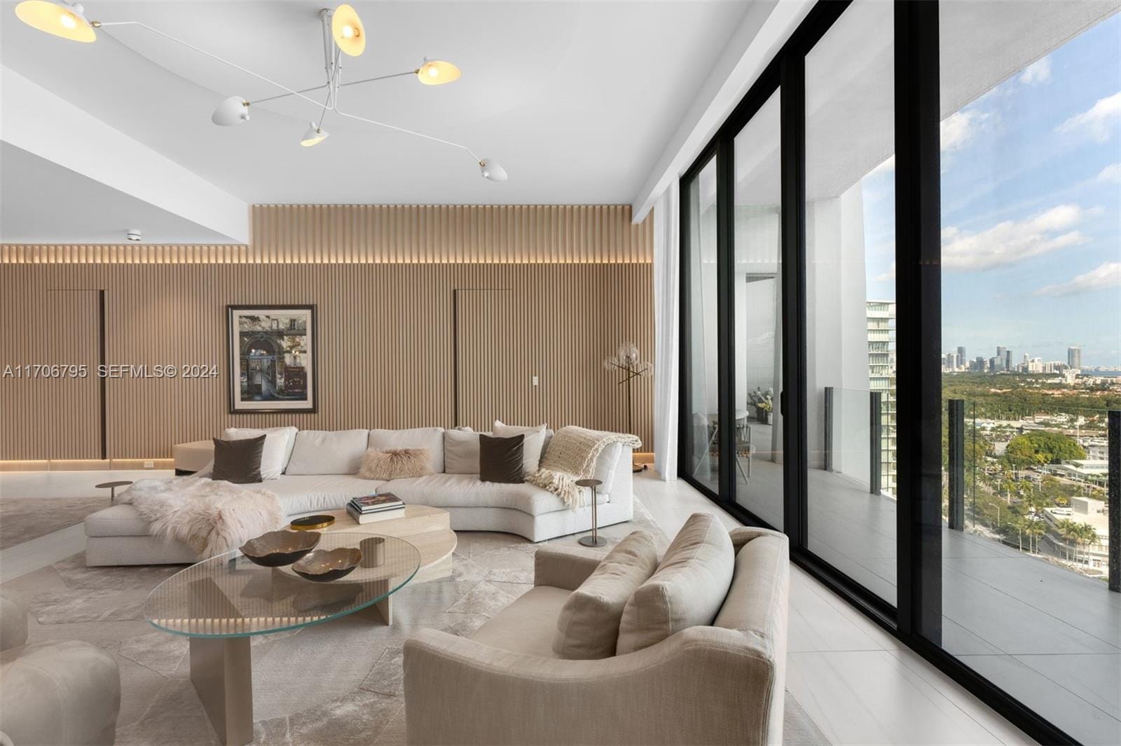 2811 S Bayshore Drive 20BC — photo 3