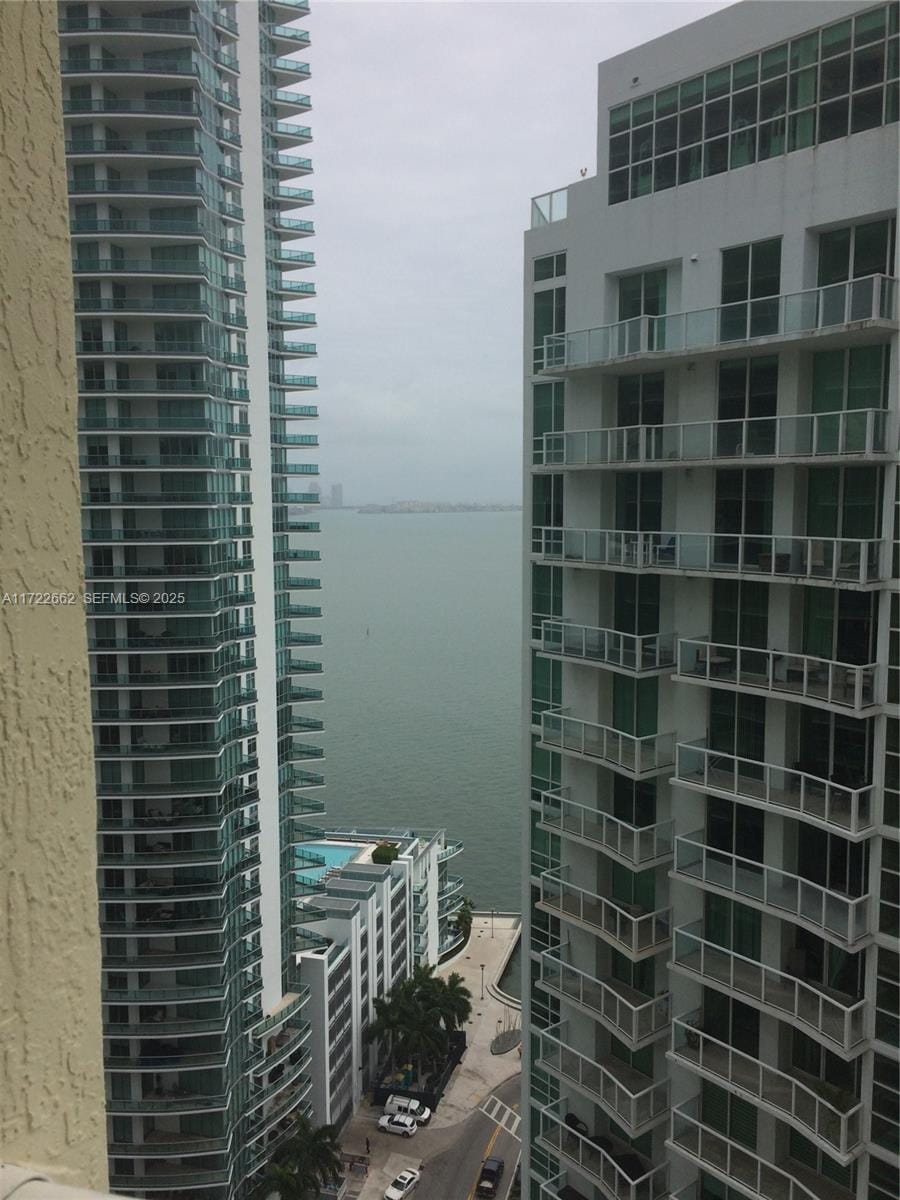 170 SE 14th Street 2408, Miami, FL 33131 photo 2