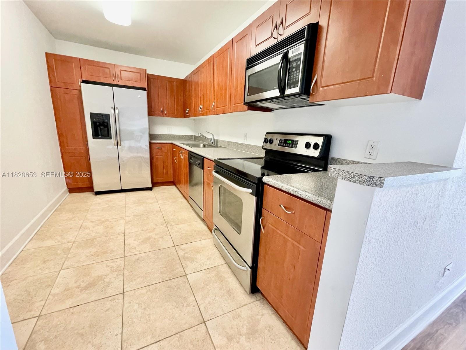 401 69th Street 405, Miami Beach, FL 33141 photo 2