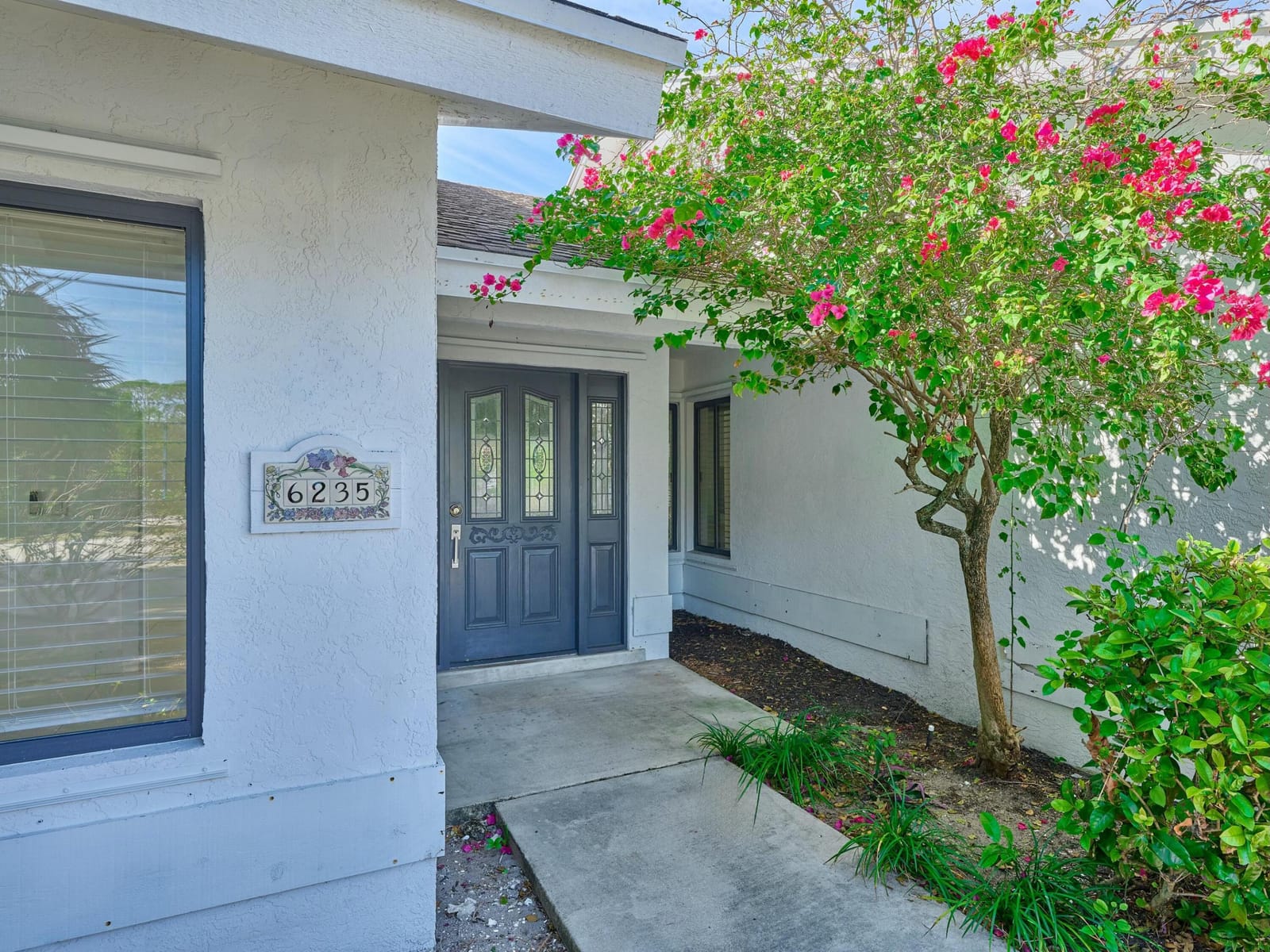 4 bedroom home for sale at 6235 Boyd, Lake Worth, FL 33462 — $650,000
