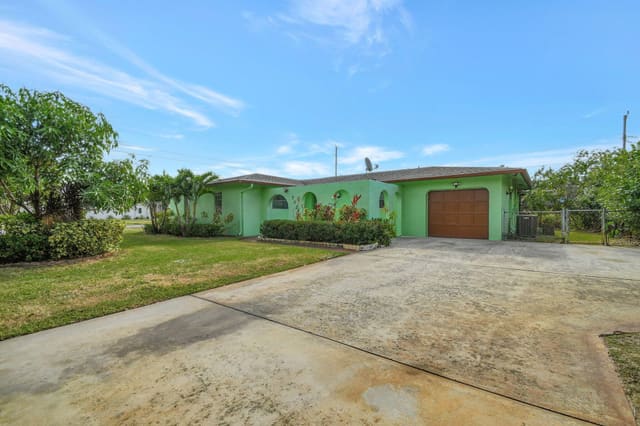 702 SW 23rd Terrace, sold in Forest Hills, Coral Springs, FL