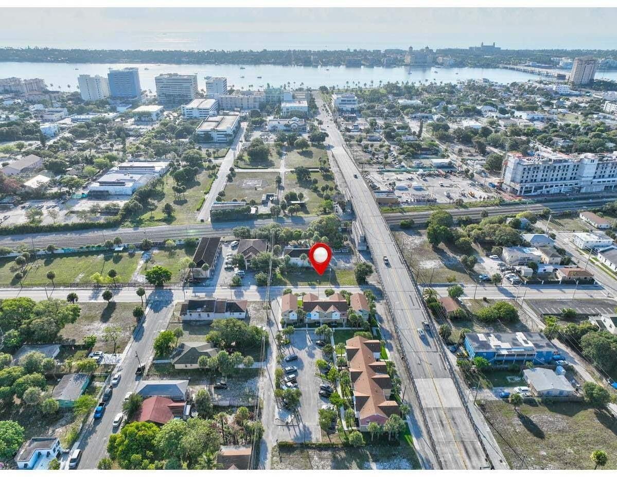 1306 Henrietta Avenue, West Palm Beach, FL 33401 photo 2