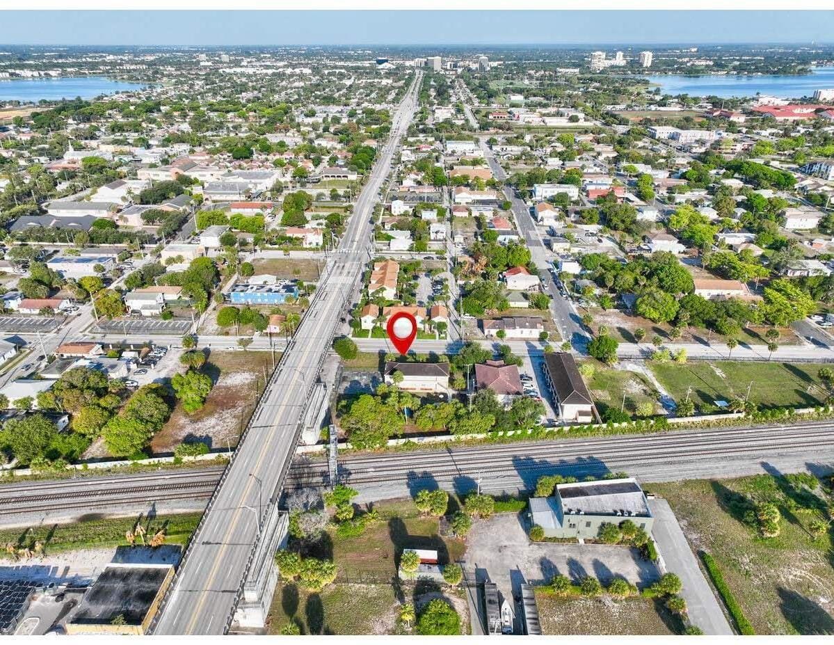 1306 Henrietta Avenue, West Palm Beach, FL 33401 photo 3
