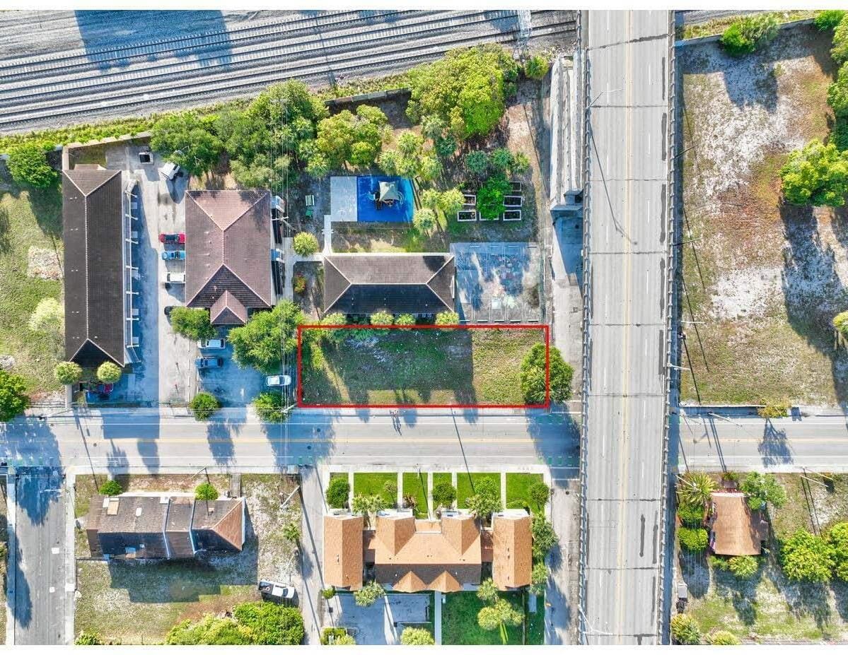 1306 Henrietta Avenue, West Palm Beach, FL 33401 photo 4