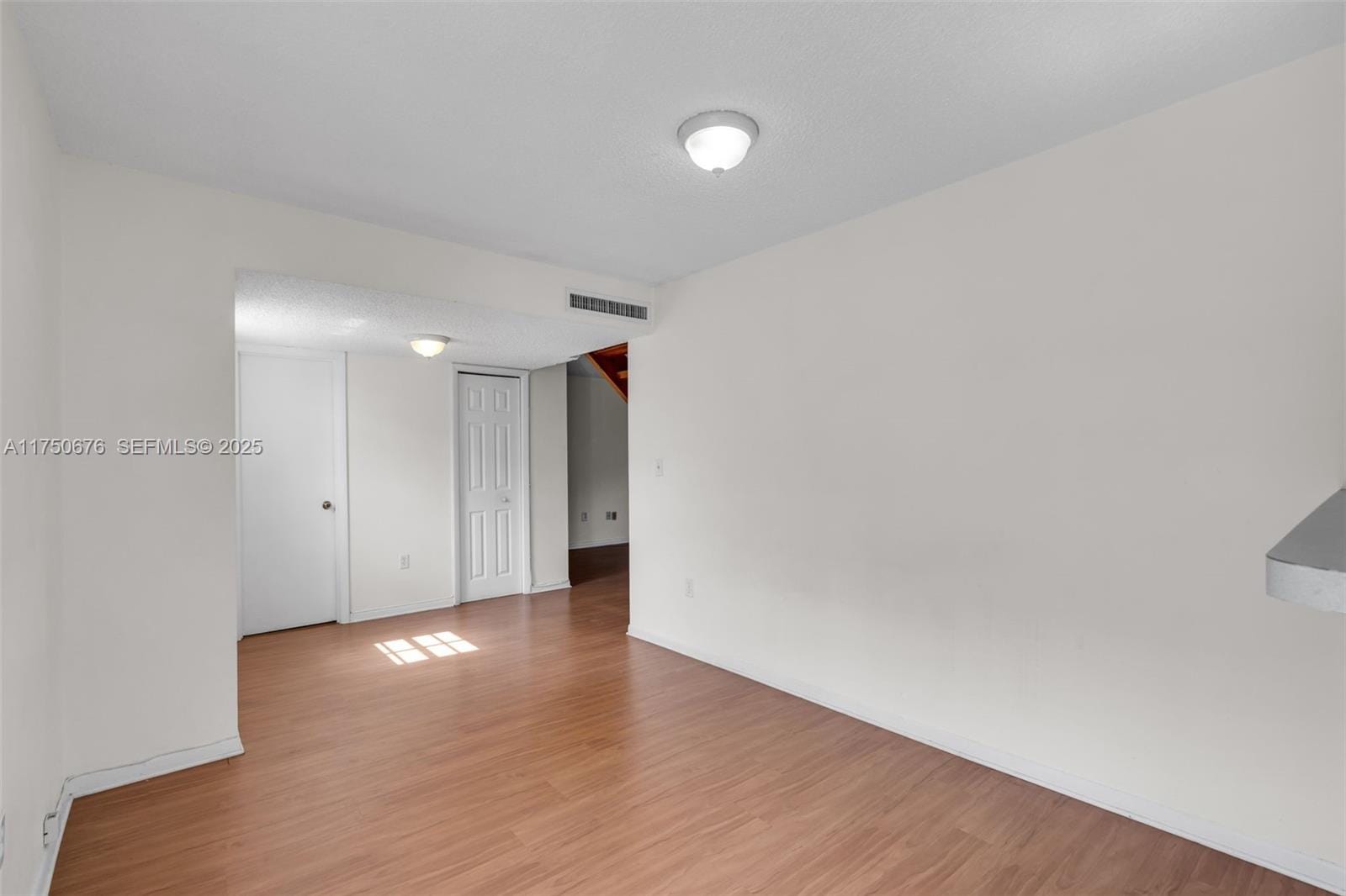 29 Santillane Avenue 7 — photo 8