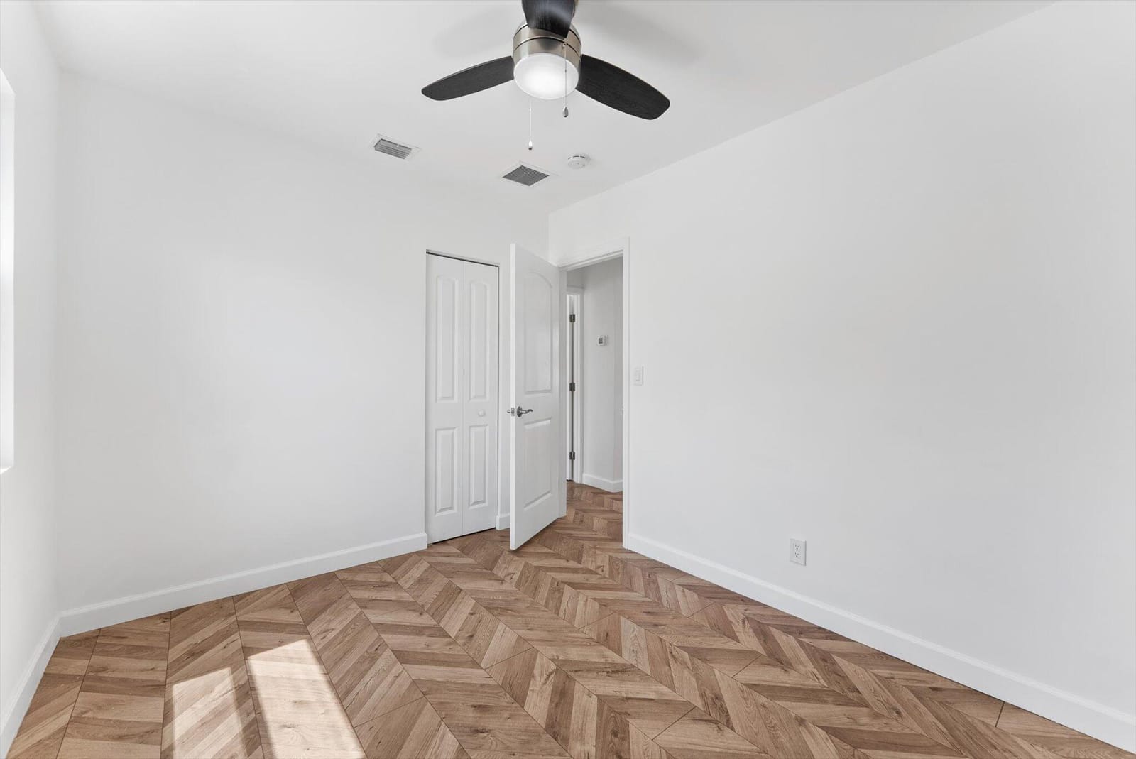 1420 Lake Avenue — photo 8