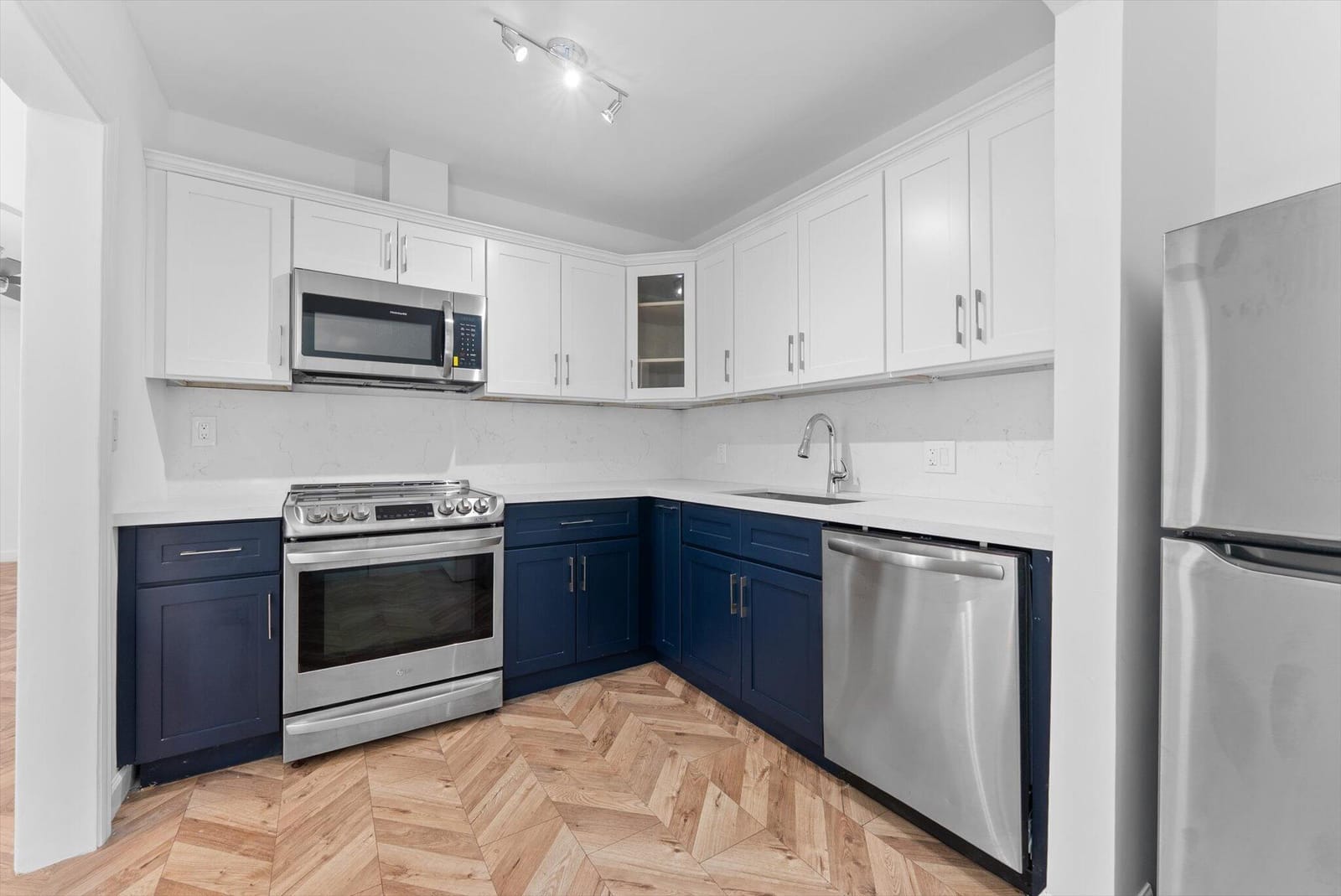 1420 Lake Avenue — photo 5